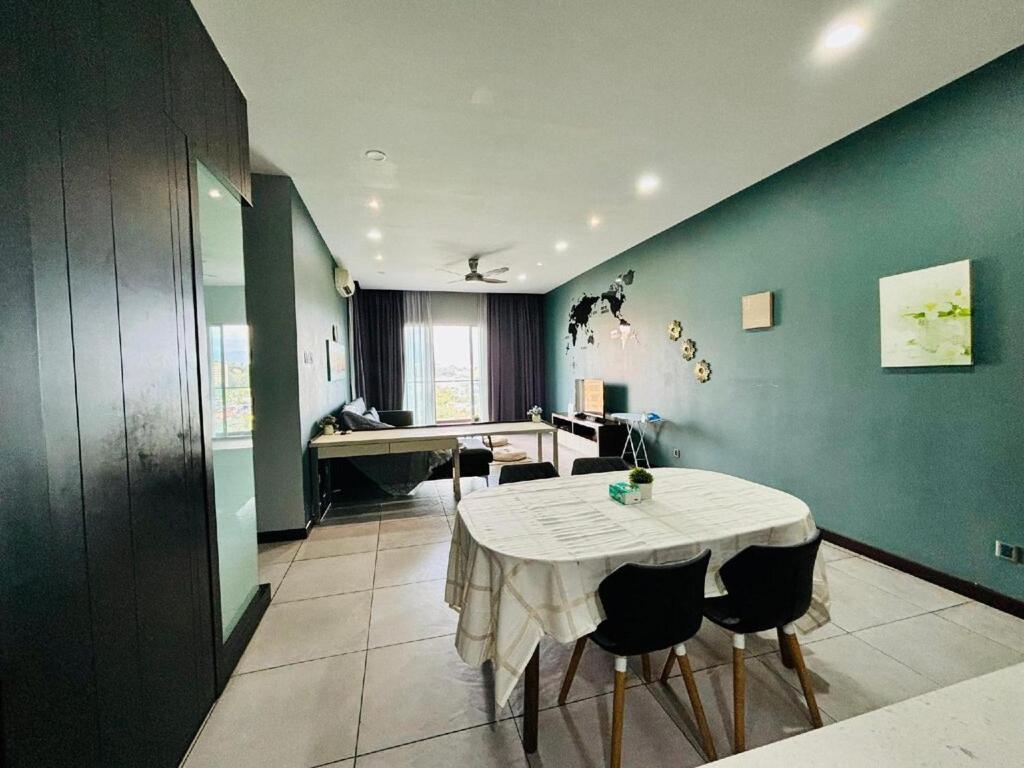 The Loft Imago Shopping Mall, Centre In Apartment